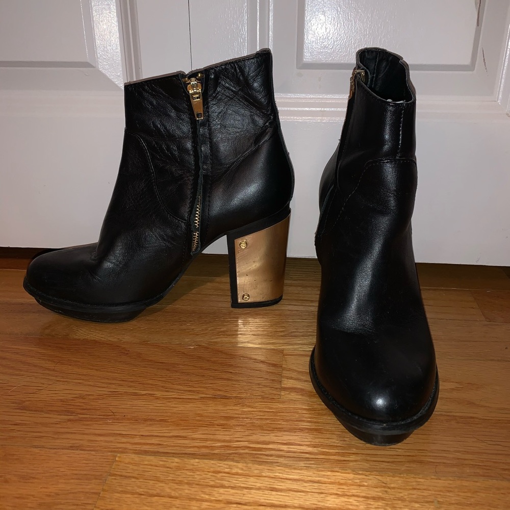 Steve Madden FLIGHT black leather booties
